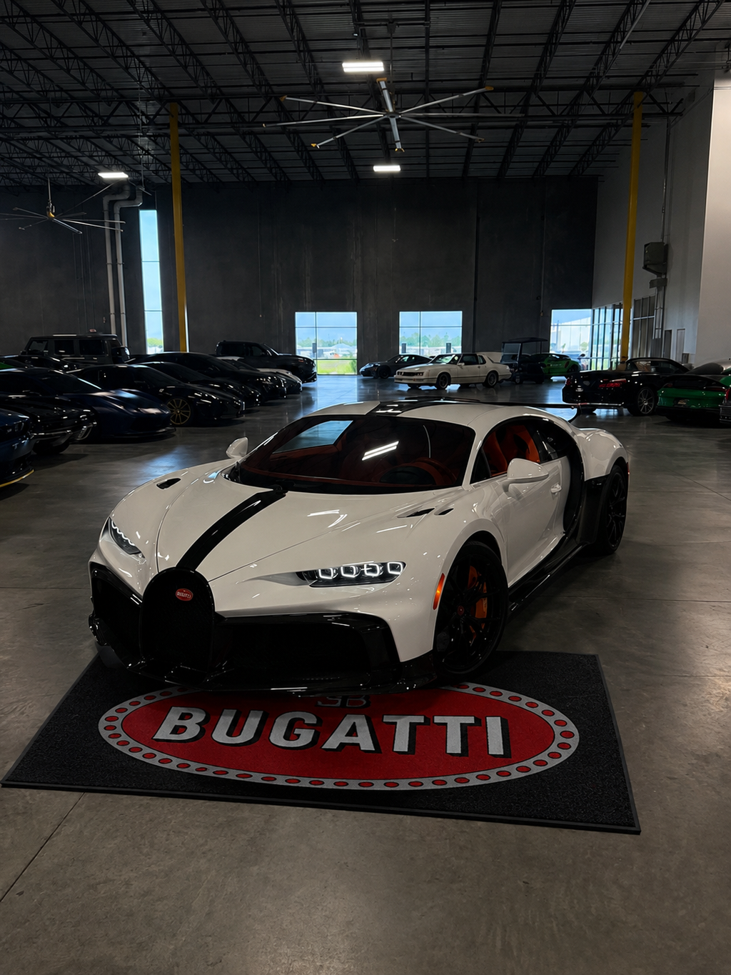 Premium Bugatti Garage Rug – 5x7 ft (60x87")